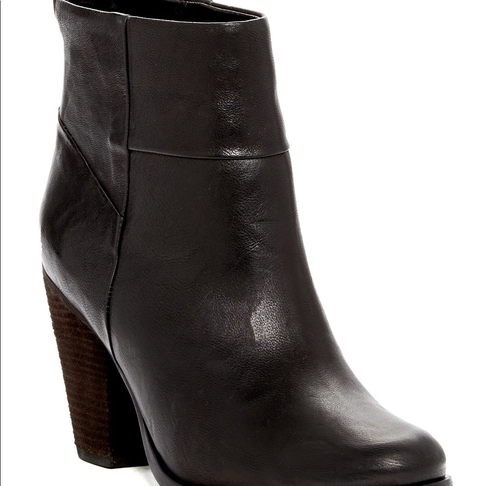 🍷Arturo Chiang “Hadley” Bootie- Black Leather 🍷